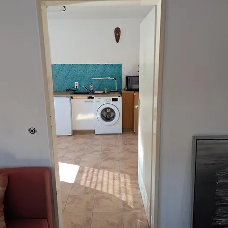 Splitting 38 בית הארחה פפנבורג